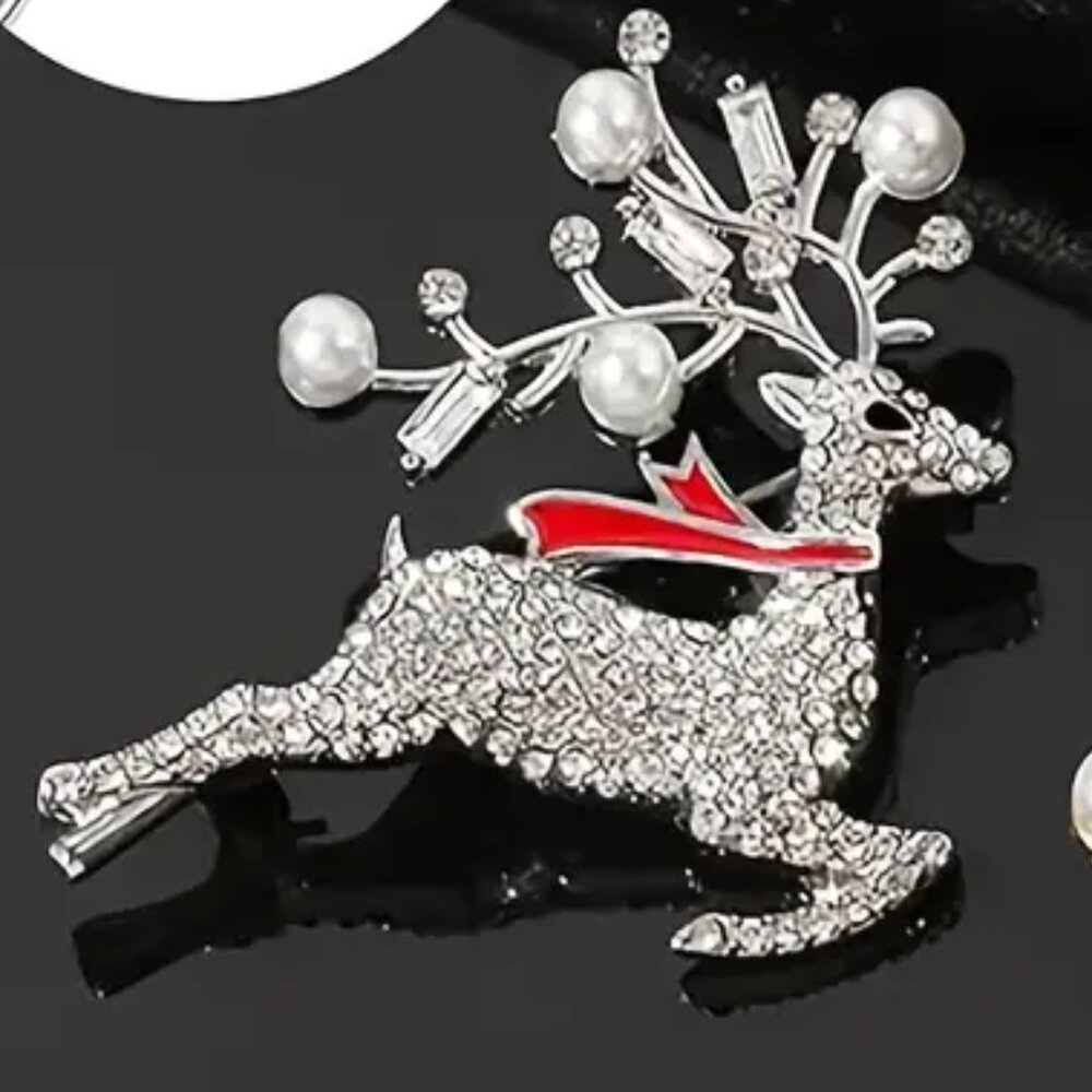 NWOT - Elegant White & Golden Deer Brooch Pin with Combo Display Case